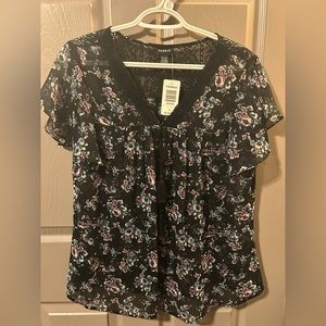 GORGEOUS lightweight blouse from TORRID